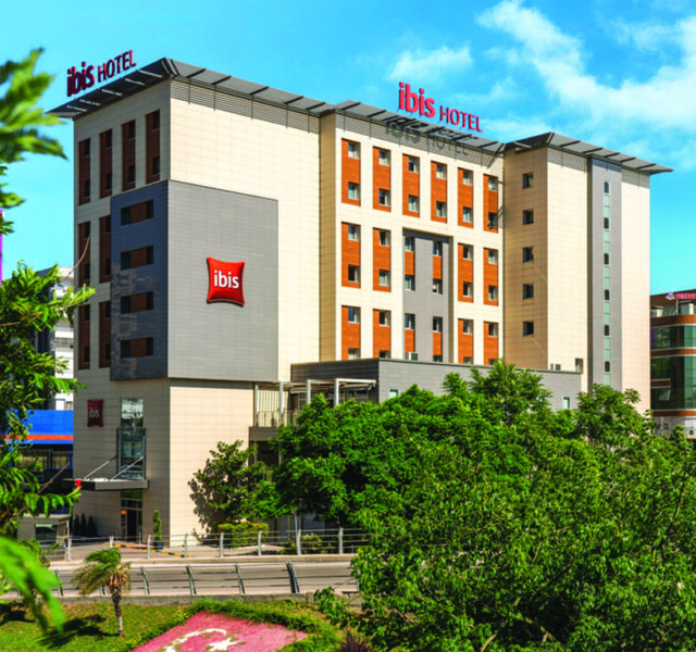 IBIS HOTEL 1 1 - Portfolios